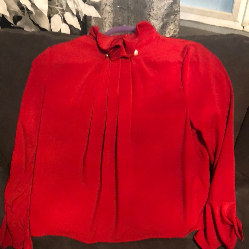 Gracia red shirt